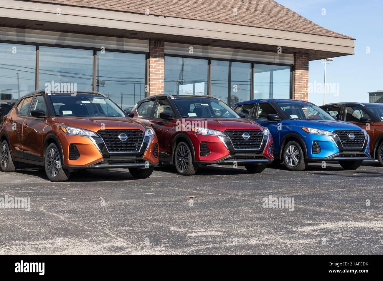 Lafayette - Circa décembre 2021: Nissan Kicks exposition.Nissan fait partie de l'Alliance Renault Nissan. Banque D'Images