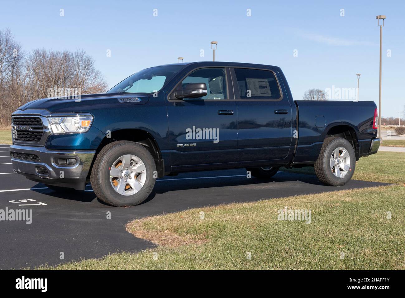 Kokomo - Circa décembre 2021 : RAM 1500 en exposition dans un concessionnaire Stellantis RAM.Les modèles RAM 1500 incluent Laramie, Tradesman et Rebel. Banque D'Images