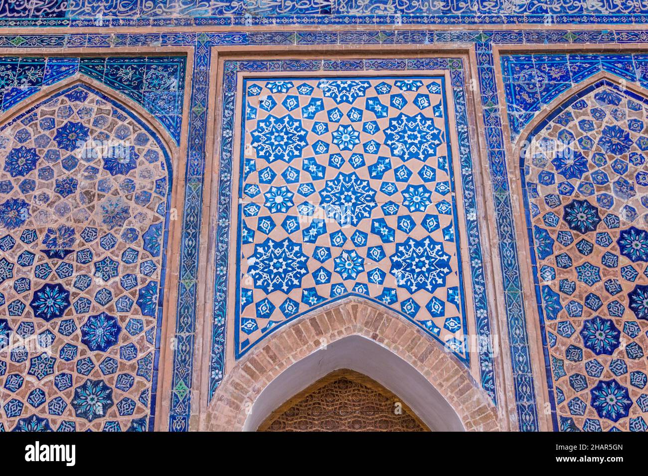 Mur carrelé d'Ulugh Beg Madrasa à Samarkand, Ouzbékistan Banque D'Images
