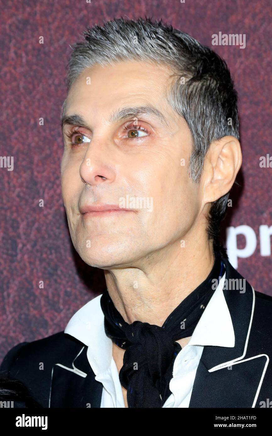 12 décembre 2021, Los Angeles, CA, Etats-Unis: LOS ANGELES - DEC 12: Perry Farrell au Tender Bar Premiere au TCL Chinese Theatre IMAX le 12 décembre 2021 à Los Angeles, CA (Credit image: © Kay Blake/ZUMA Press Wire) Banque D'Images