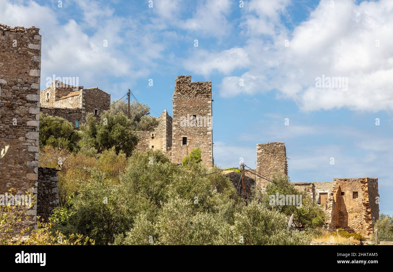 Grèce Vathée village.Vieilles maisons de tours abandonnées dans la péninsule de Vathia Mani, Laconia Péloponnèse.Bâtiments Stonewall avec de petites fenêtres, fortif grec Banque D'Images