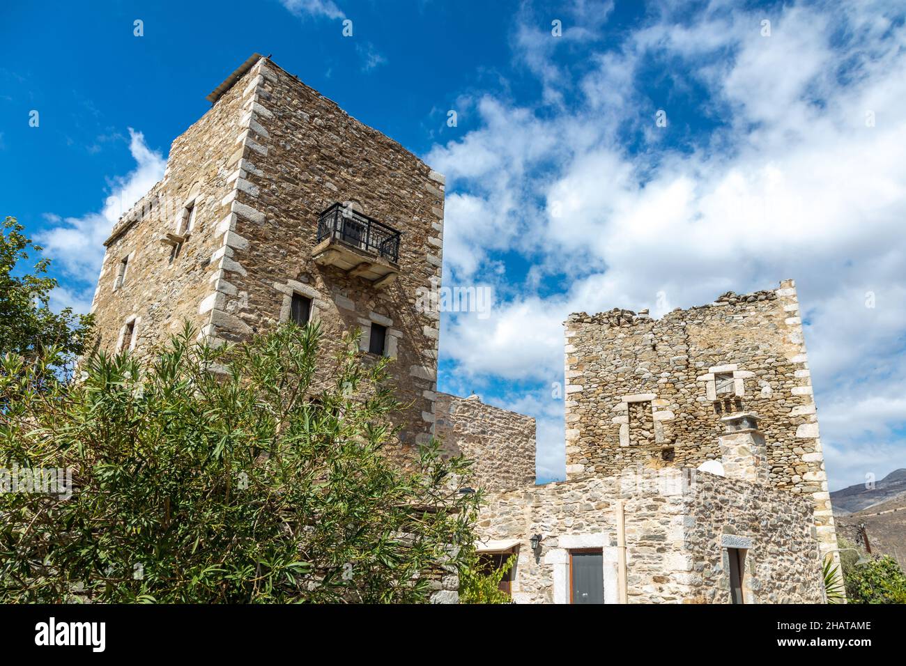 Péloponnèse Grèce.Village de Vathia.Vieilles maisons de tours abandonnées dans la péninsule de Vathée Mani, les bâtiments de Laconia Stonewall avec de petites fenêtres, fortif grec Banque D'Images