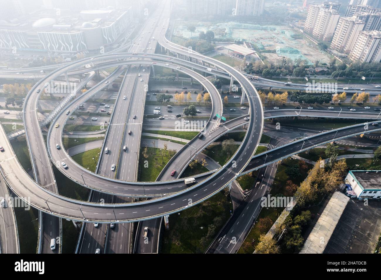 Circulation routière dans la ville de Chengdu, Chine Banque D'Images
