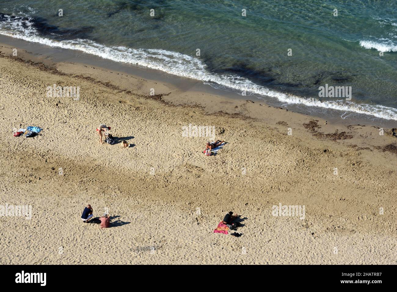 Vue aérienne sur la plage de Catalans ou la plage des Catalans sur le front de mer Corniche avec Méditerranée Seashore Marseille Provence France Banque D'Images