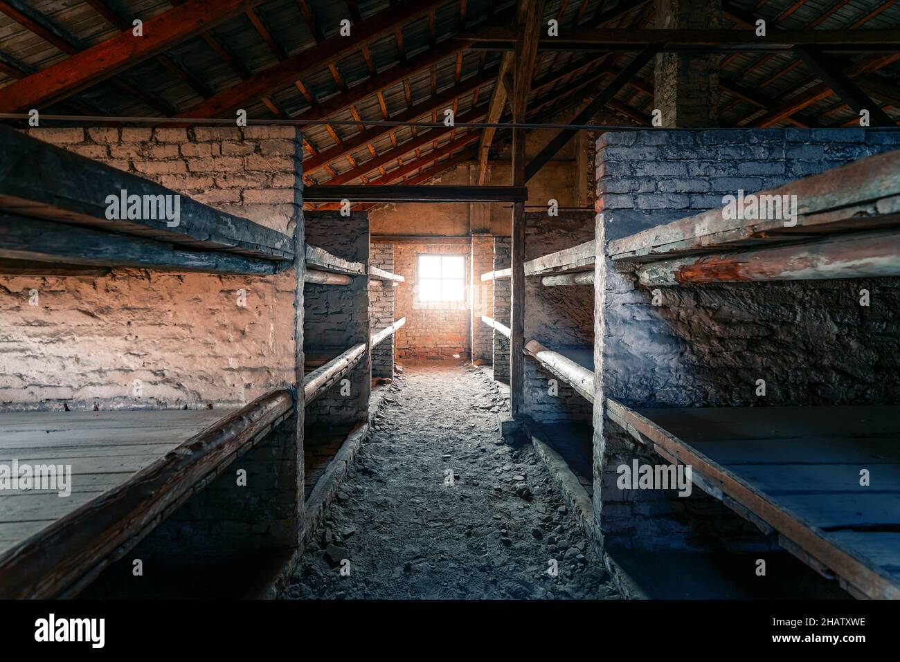 Casernes de prisonniers à l'intérieur d'Auschwitz II - Birkenau, ancien camp allemand de concentration et d'extermination nazi - Pologne Banque D'Images