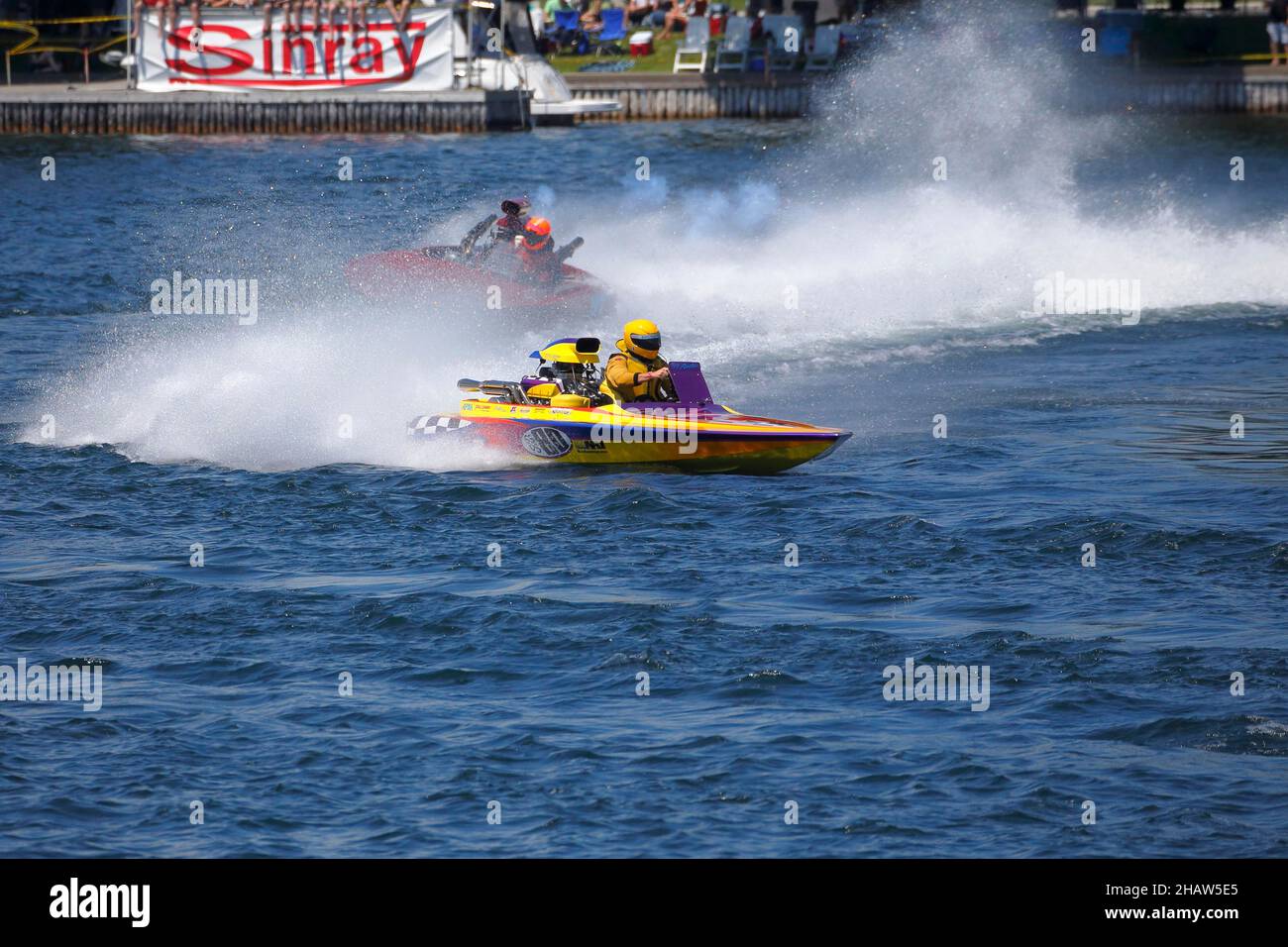 Courses d'Hydroplane sur le fleuve Saint-Laurent, Valleyfield, Québec, Canada Banque D'Images