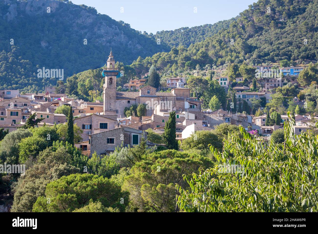 Vue sur Valldemossa avec Chartreuse, Valldemossa, Majorque, Espagne Banque D'Images