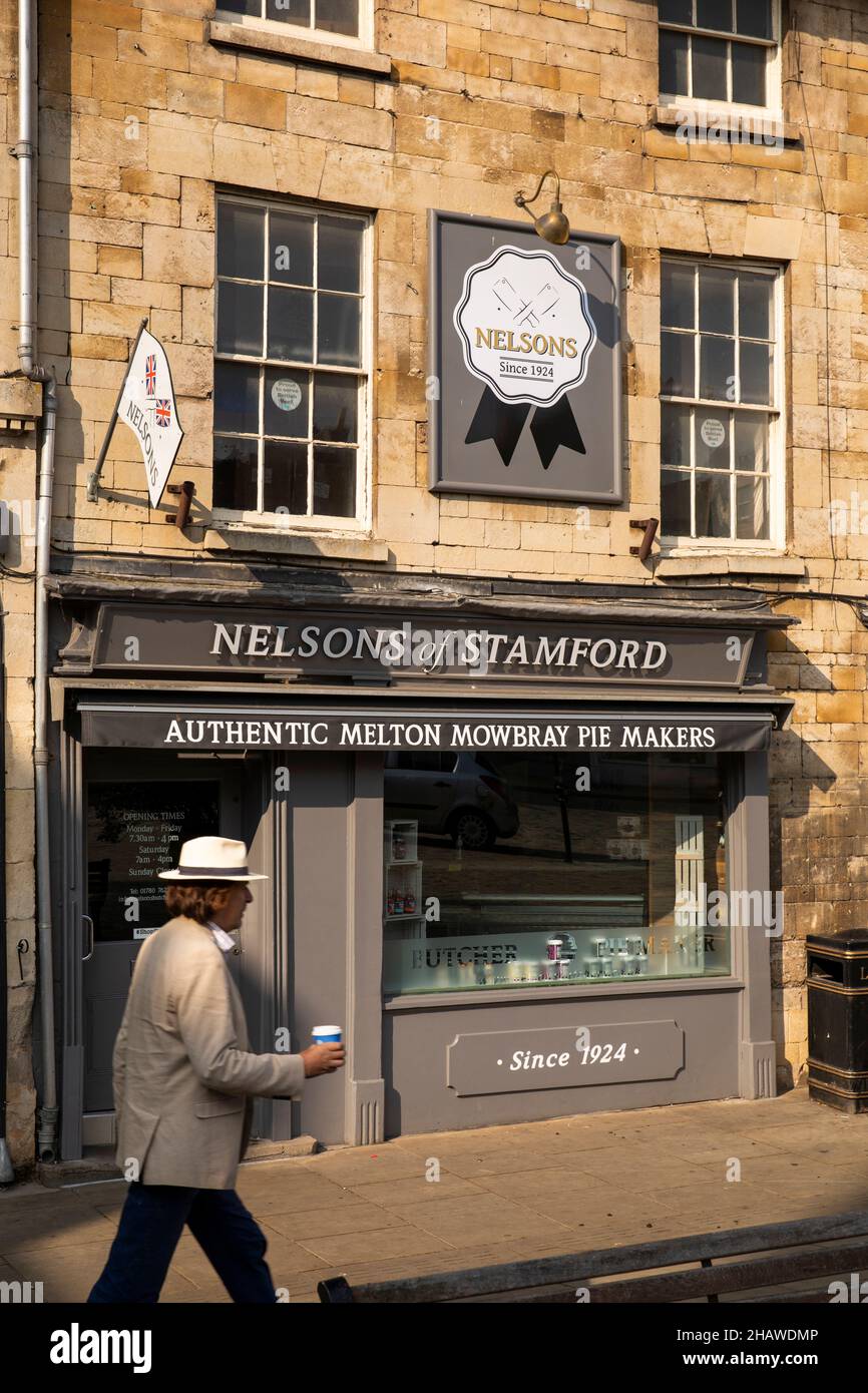 Royaume-Uni, Angleterre, Lincolnshire Stamford, Red Lion Square, Nelson’s Butcher’s,machine à tarte au porc Banque D'Images