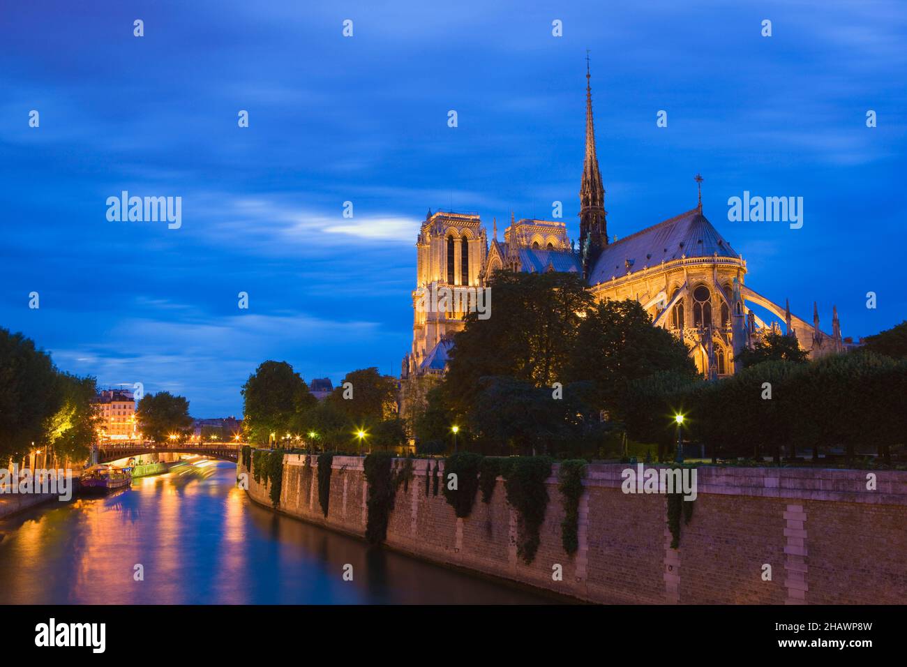 Extérieur de la Cathédrale notre Dame et de la Seine, Paris, France Banque D'Images