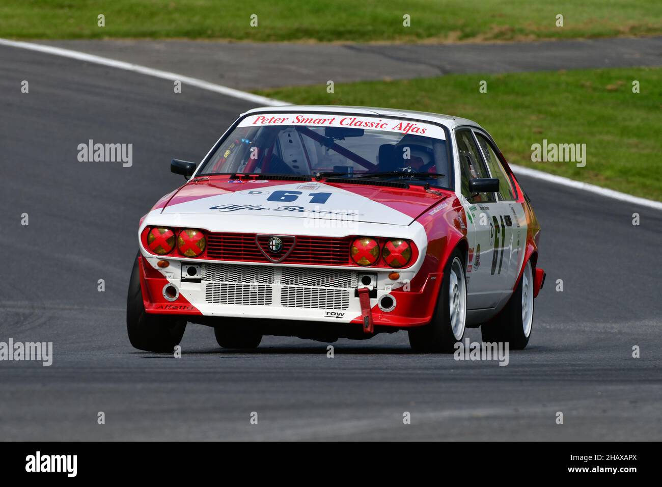 Lawrence Alexander, Alfa Romeo Alfetta GTV 2000, DRHC Classic Alfa Challenge for Classic & Historic Alfa Romeo, avec la série 750 -166 Alfa Romeo Banque D'Images