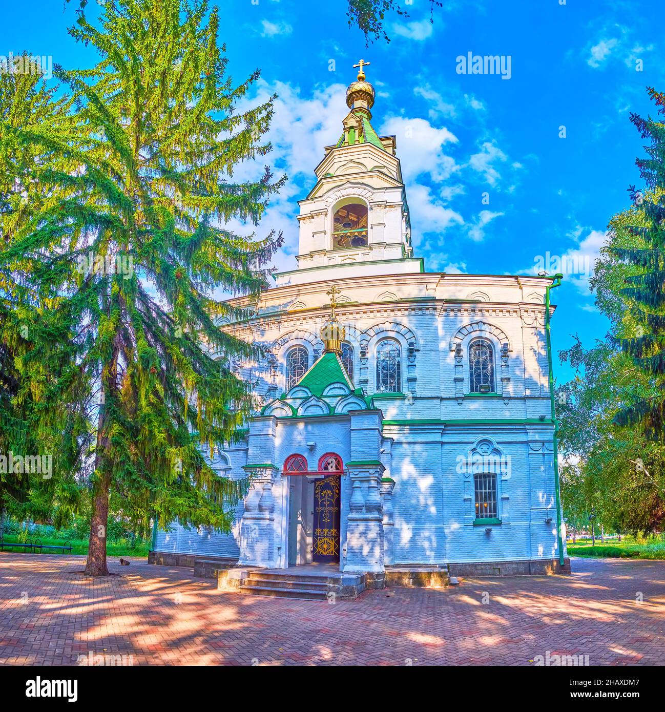 La façade de l'église Saint-Sampson, située sur le champ de bataille de Poltava, en Ukraine Banque D'Images