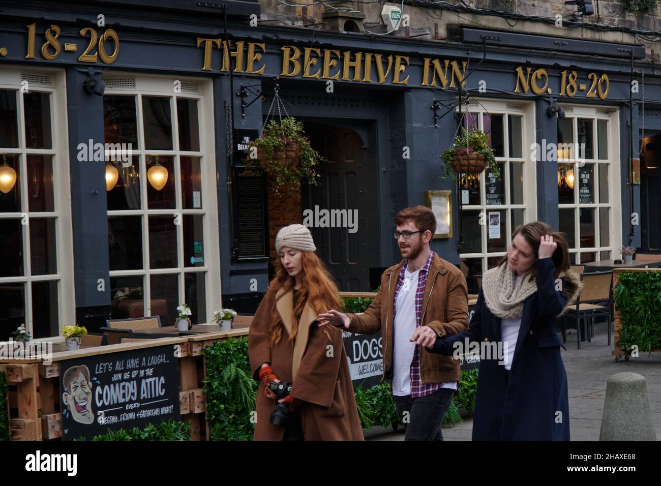 Edinburgh Ecosse, Royaume-Uni décembre 15 2021.Le Beehive Inn dans le Grassmarket avant Noël. Credit sst/alay Live news Banque D'Images