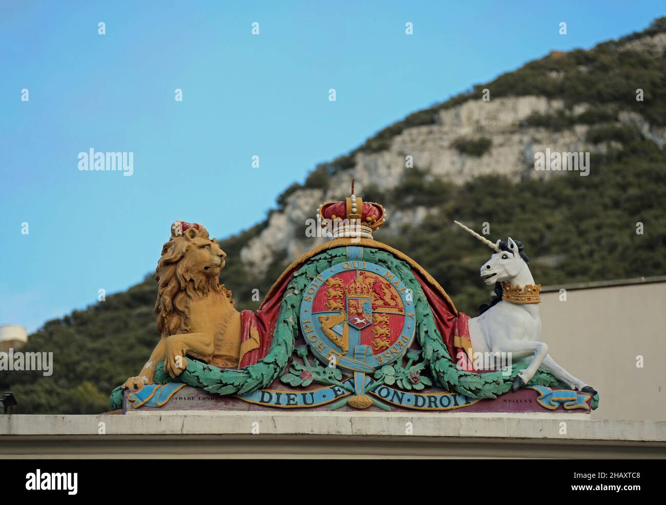 Les anciennes armoiries royales des tribunaux de Gibraltar Banque D'Images