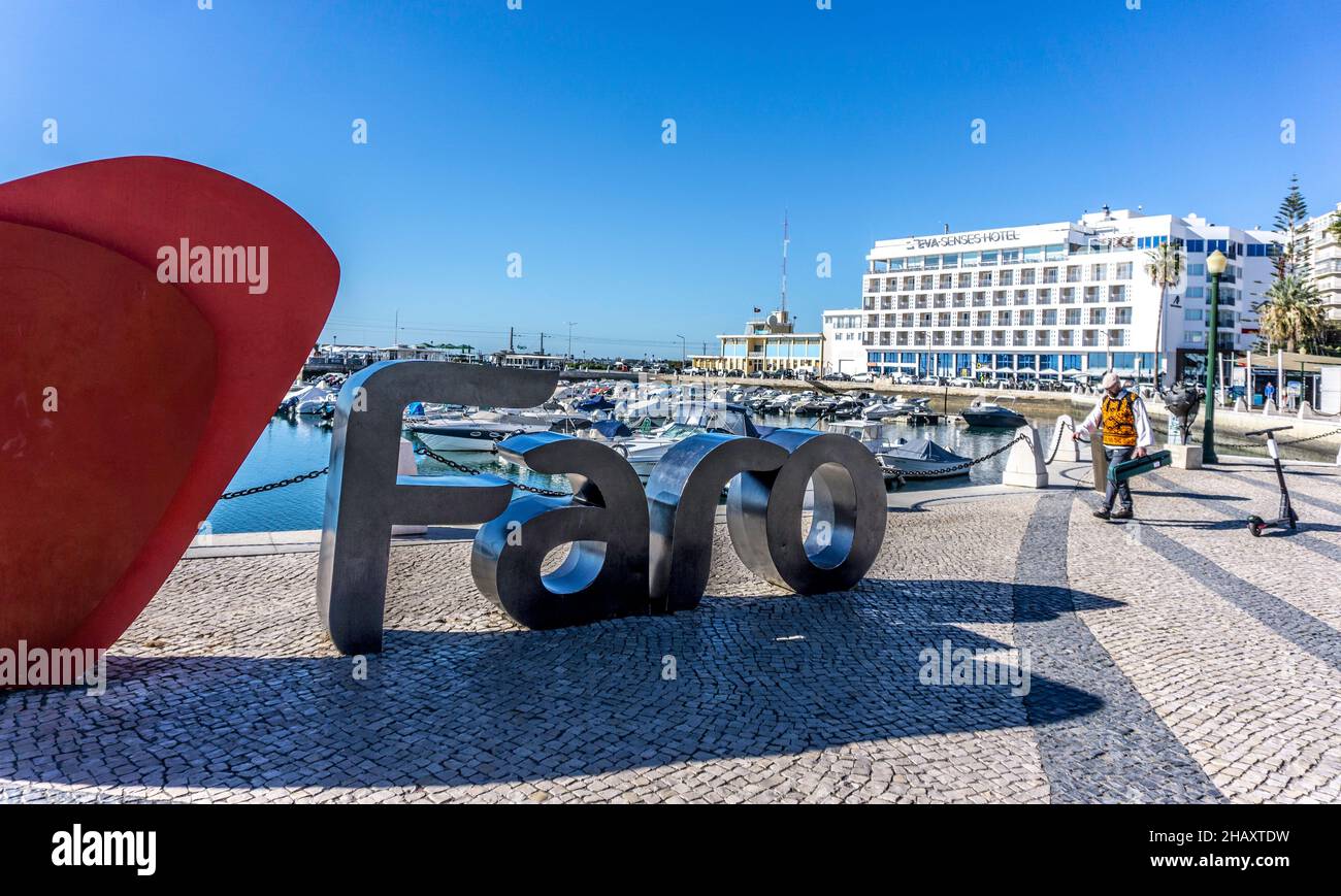 Le panneau Faro dans le port de Faro, Portugal Banque D'Images