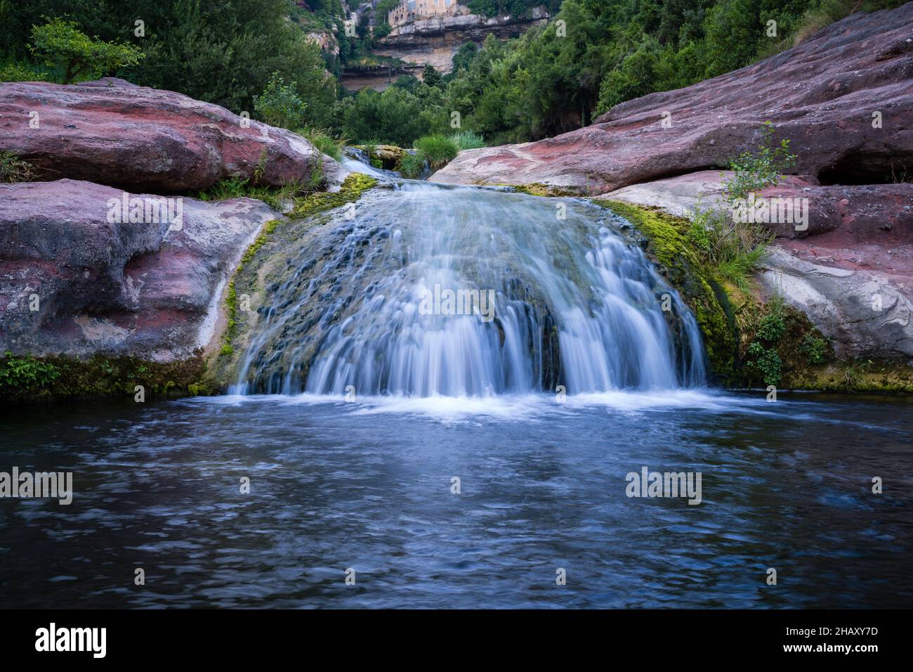 Magnifique paysage de la cascade de 'Sant Miquel del Fai' en Catalogne Banque D'Images