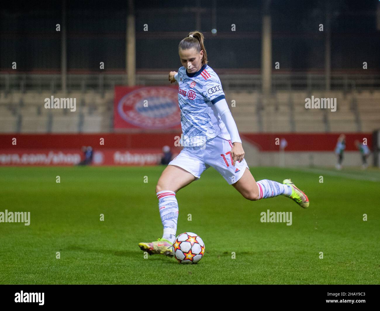 Klara Bühl (17 FC Bayern München) lors de la Ligue des champions des femmes de l'UEFA 2021/2022 Banque D'Images