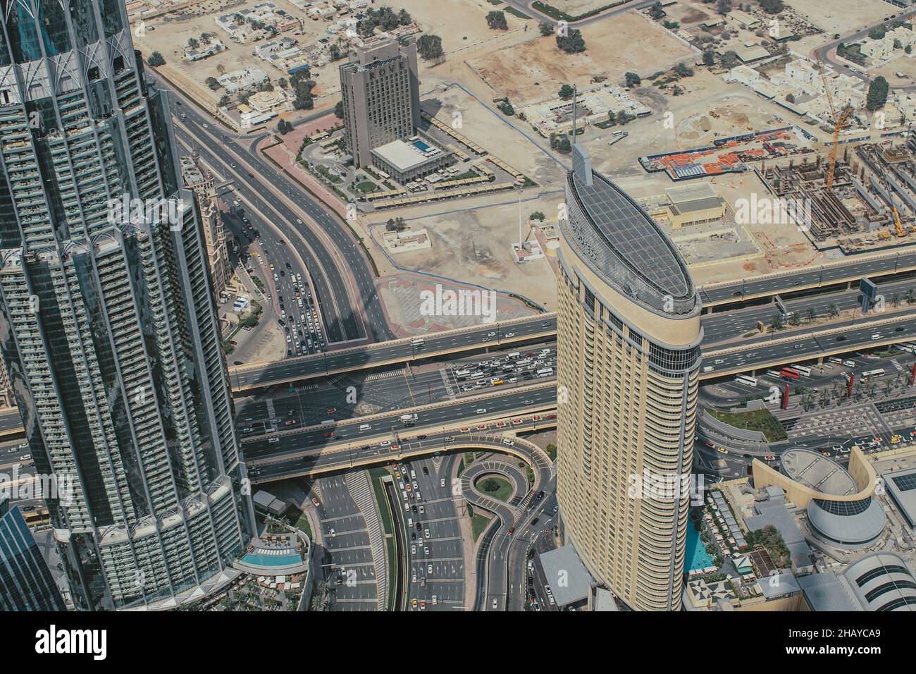 Gratte-ciels et architecture urbaine du centre-ville de Dubaï et du centre financier depuis une vue sur les oiseaux Banque D'Images