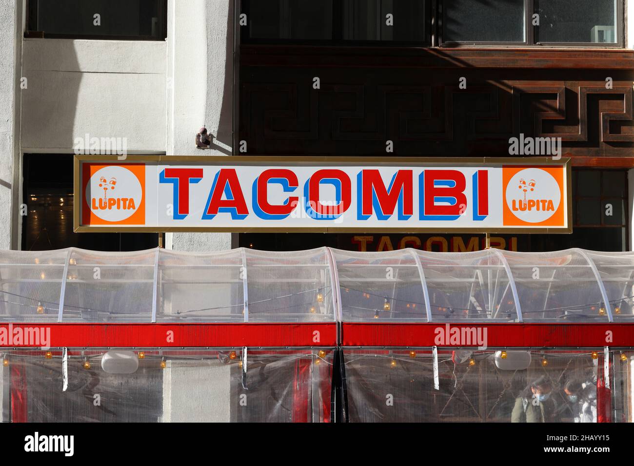 Une enseigne dans un restaurant Tacombi de New York ; une chaîne de restaurants mexicains rapides et décontractés et leur marque de jus de fruits frais et de sodas Lupita. Banque D'Images