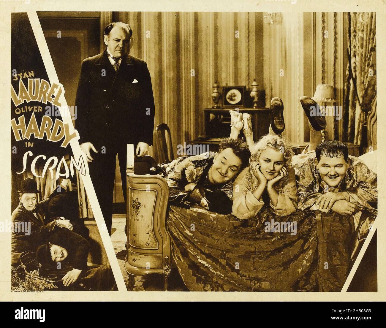 OLIVER HARDY et STAN LAUREL dans SCRAM (1932), dirigé par RAY MCCARAY.Crédit : HAL ROACH/MGM/Album Banque D'Images