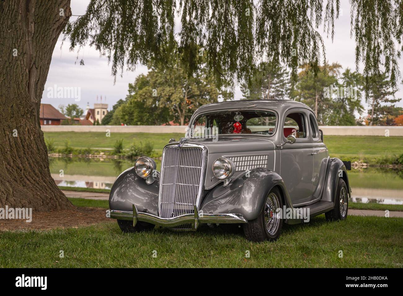 FRANKENMUTH, MI/USA - 10 SEPTEMBRE 2021 : une Ford coupé 1935 au Frankenmuth Auto Fest, tenu dans Heritage Park. Banque D'Images