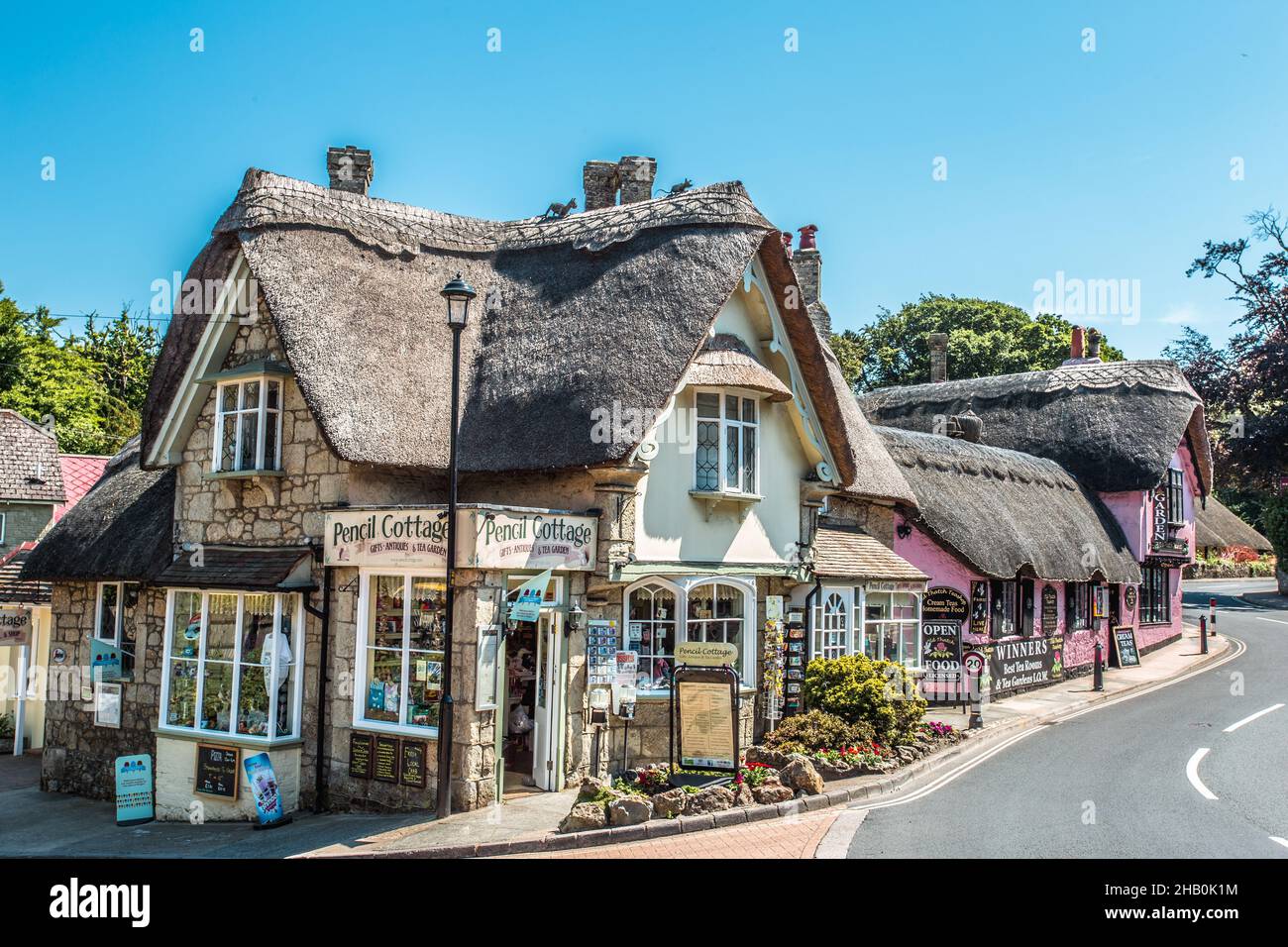 Shanklin est une station balnéaire traditionnelle située sur la côte sud-est de l'île de Wight.Shanklin, jeune ou vieux, a beaucoup à offrir, avec du sable long Banque D'Images