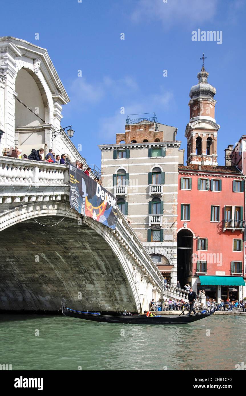 Pont du Rialto, Grand Canal, Venise (Venise), Vénétie, Italie Banque D'Images