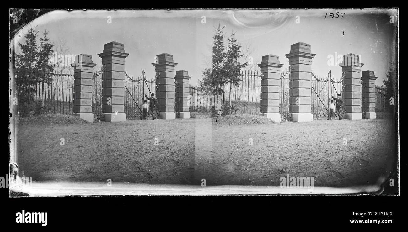 Entrée du Ridgewood Reservoir, Brooklyn, George Bradford Brainerd, cuisine américaine, 1845-1887,Colon Silver Glass Wet plate negative, 23 juin 1874, 19thC, architecture,n/b, clôture Banque D'Images