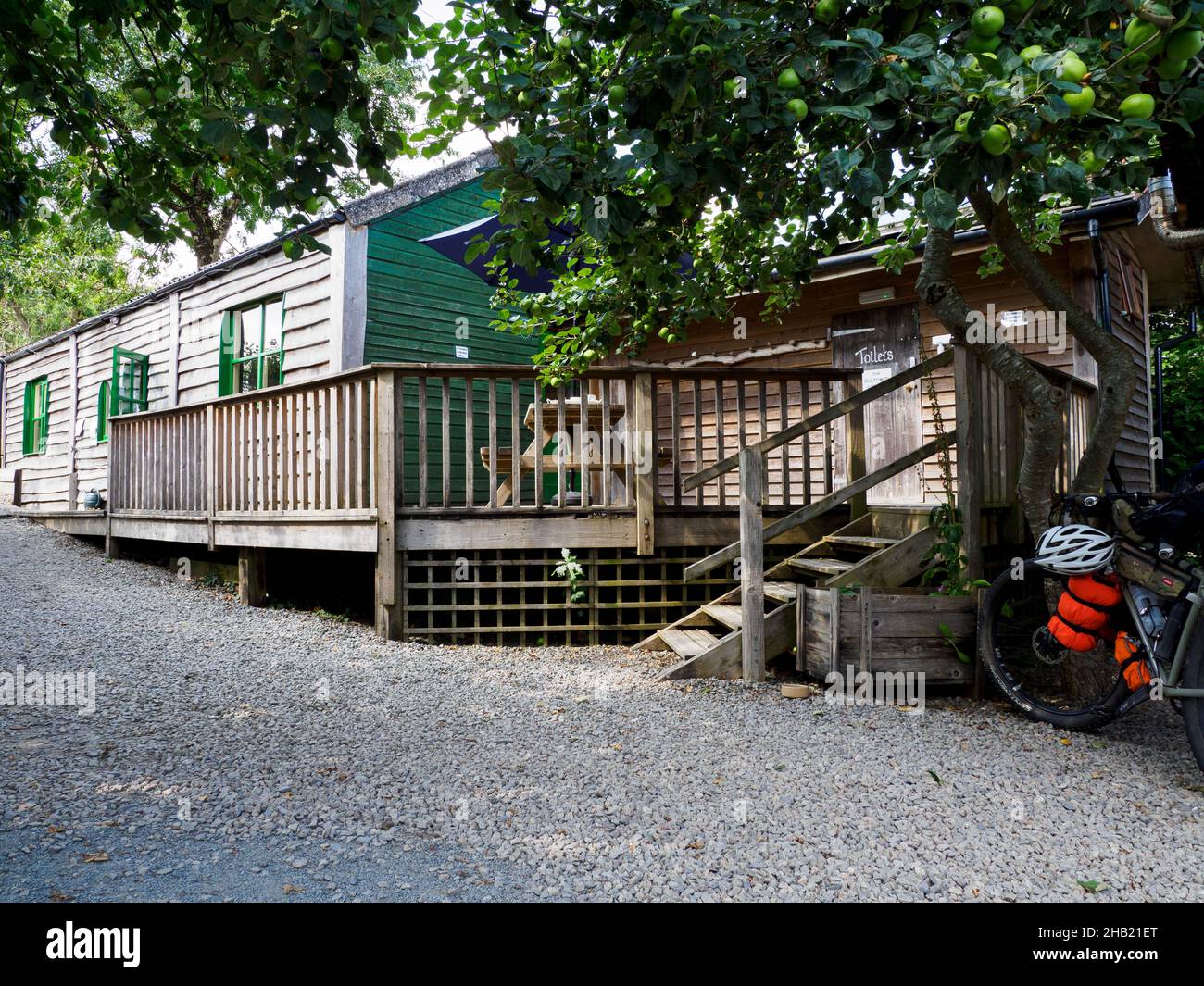 Yarde Orchard café sur le sentier de Tarka et le National cycle Network route 27, Devon, Royaume-Uni Banque D'Images