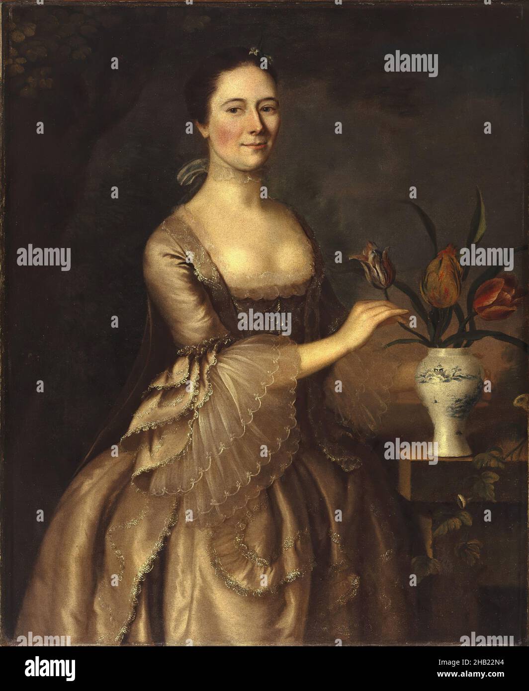 Portrait d'une femme, Joseph Blackburn, américain, actif ca.1750-1780, huile sur toile, env.1762, 44 x 35 13/16 po., 111,8 x 91 cm, baroque, fard à joues, choeur, décolleté,Robe, Early American, femme, Fleur, fleurs,haute société, dentelle, huile sur toile, peinture, portrait,ruban, rococo, roses, sourire, portrait debout,tulipes, vase, femme, rayons x, rayons x. Banque D'Images