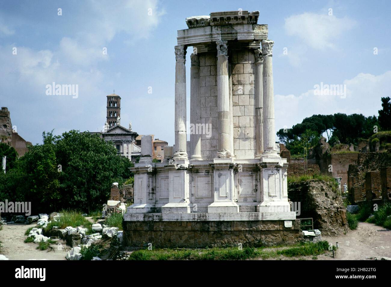 Ruines anciennes de la Maison des Vestales vierges au Forum romain de Rome, Italie 1974 Banque D'Images