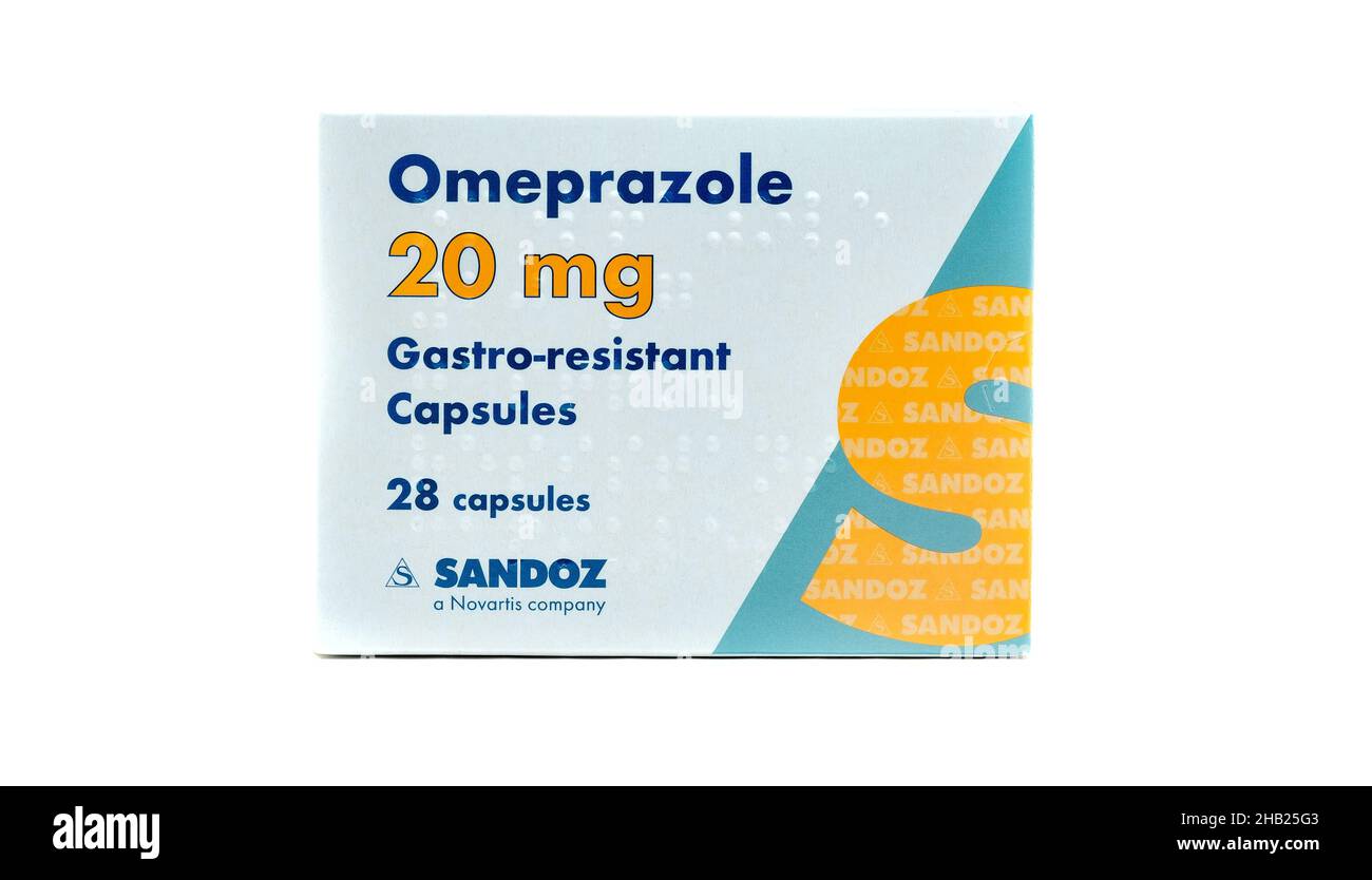 Un paquet de 20mg capsules d'Omeprazole.Médicament inhibiteur de la ...