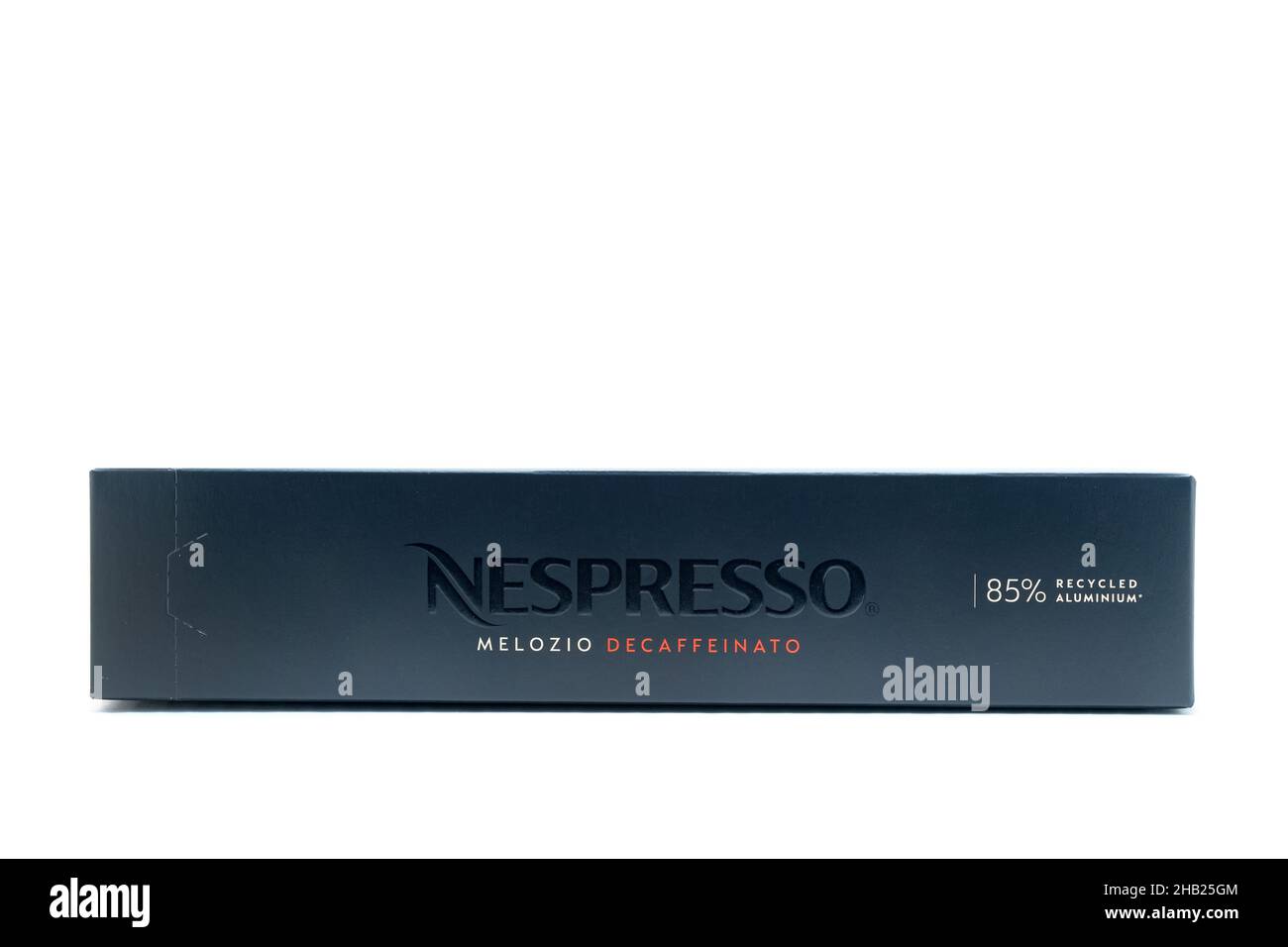 Une boîte de dix capsules de café Nespresso melozio décaféinato.Chaque  230ml capsules contient une tasse de café décaféiné à l'aide d'une machine  Nescafé vertuo Photo Stock - Alamy