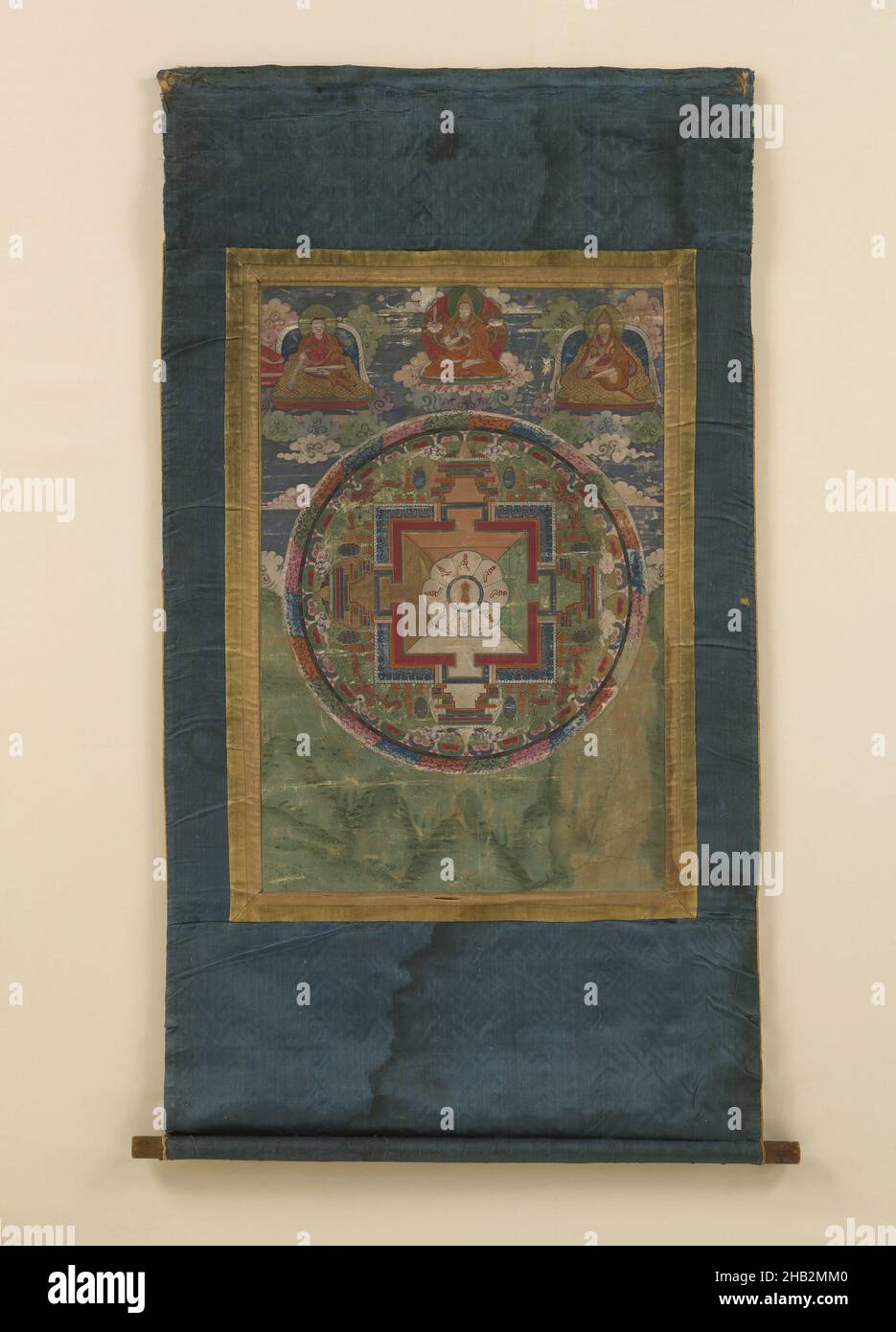 Symbole et son Mandala, tibétain, 18th–19th siècle, encre et couleur sur coton et soie, Tibet, Asie, couvertures et tentures, peintures,36 1/4 po x 22 po(92,1 x 55,9 cm Banque D'Images