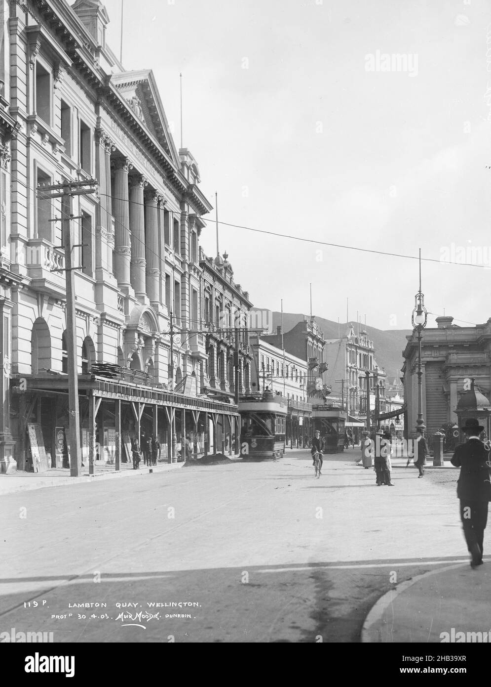 Lambton Quay, Wellington, studio Muir & Moodie, studio de photographie, vers 1905, Dunedin, procédé de fabrication de plaques sèches en gélatine Banque D'Images