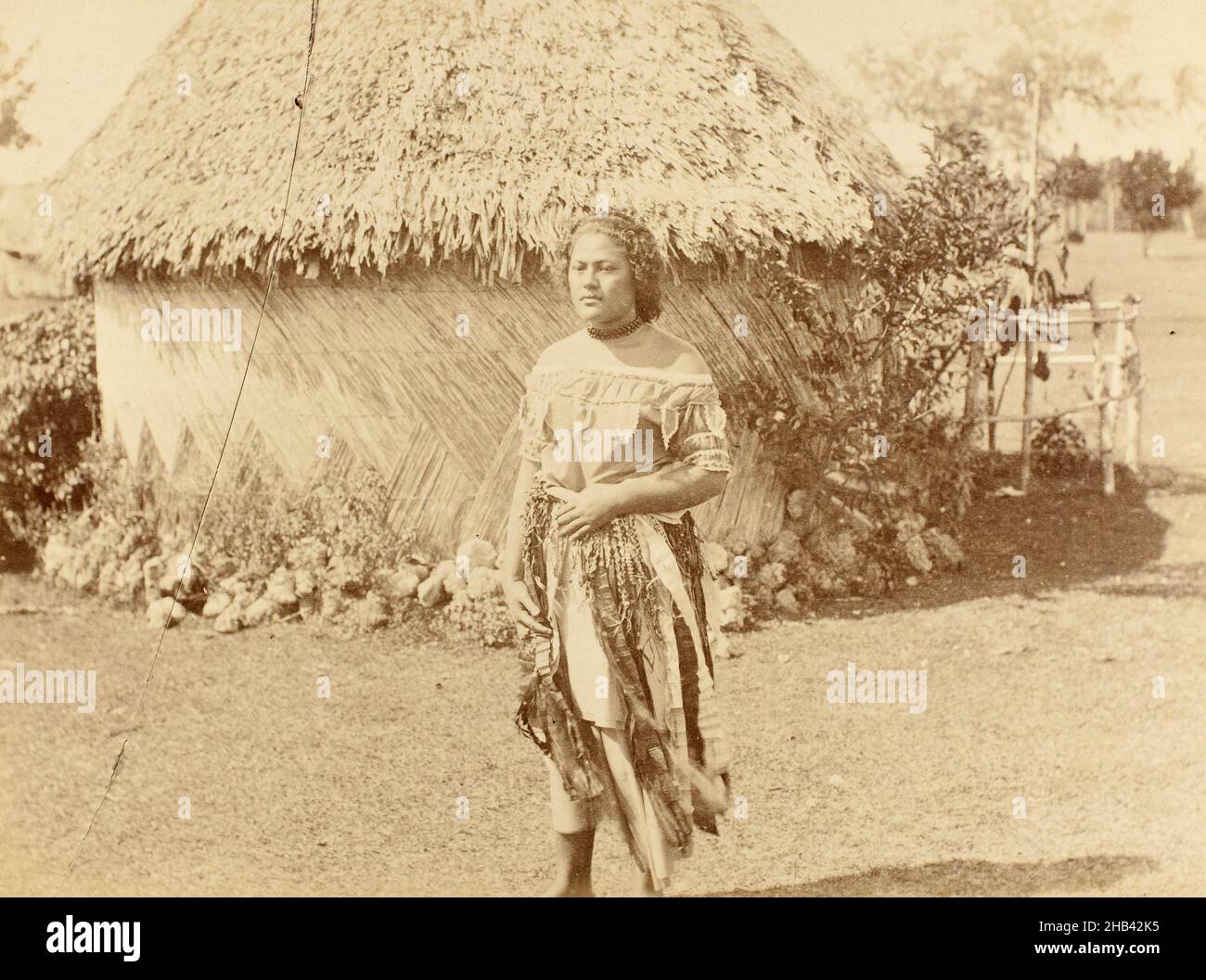 Une belle de Tongan, Nukualofa [Nuku'alofa].De l'album: New Zealand Views, Burton Brothers studio, studio de photographie, 1884, Dunedin,photographie en noir et blanc Banque D'Images