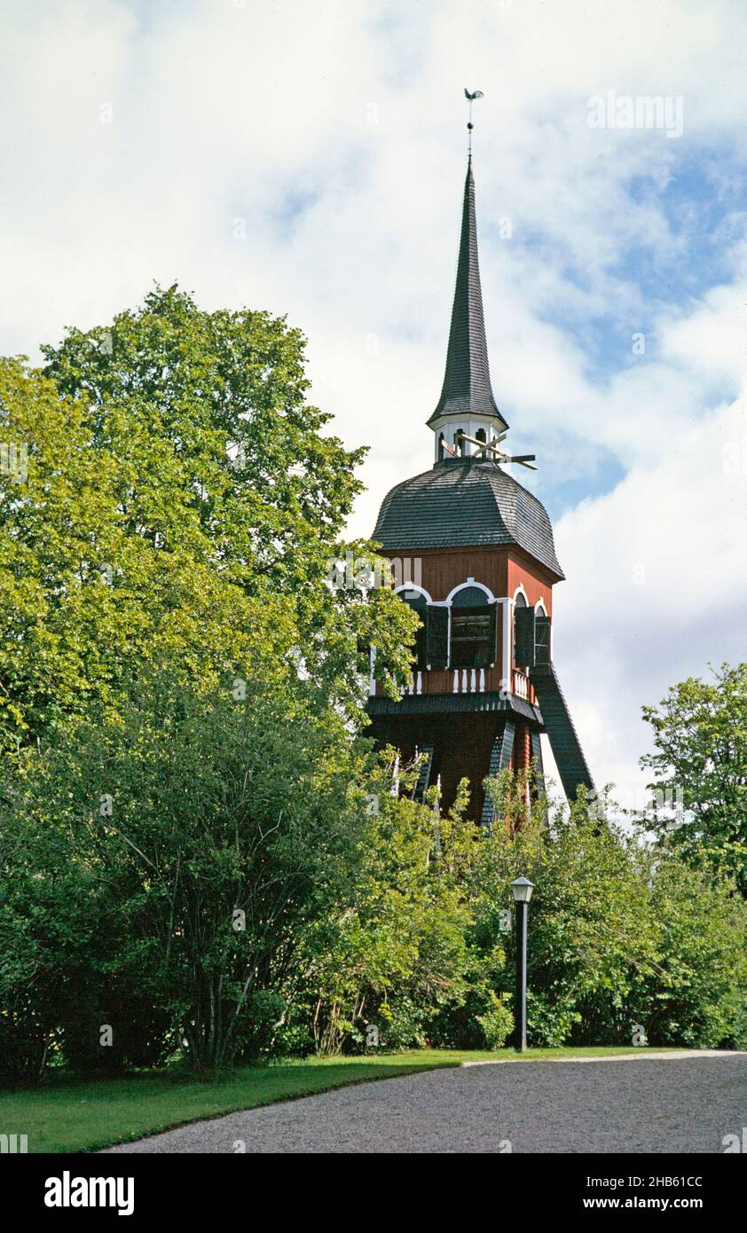 Beffroi historique en bois de l'église Habo , comté de Jönköping, Suède, 1970 Banque D'Images