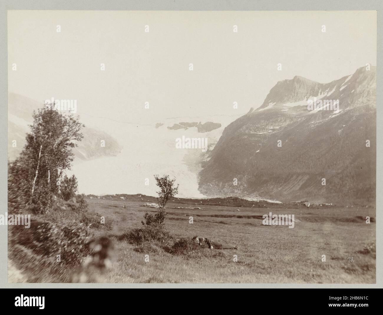 Le glacier norvégien Svartisen, Am Svartisen (titre sur objet), Paul Güssfeldt (attribué à), Carl Saltzmann (attribué à), Norvège, juillet-1889, papier, carton,imprimé albumine, hauteur 169 mm × largeur 224 mm hauteur 314 mm × largeur 450 mm Banque D'Images