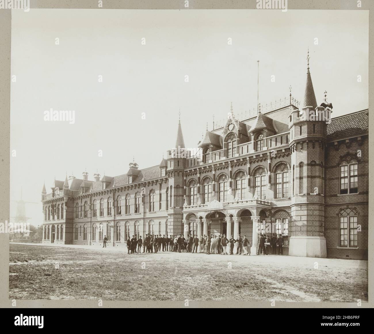 Chassékazerne à Breda, la construction d'une caserne pour deux bataillons d'infanterie à Breda (titre de la série), anonyme, pays-Bas, 1890 - 1910, support photographique,carton, hauteur 386 mm × largeur 475 mm Banque D'Images