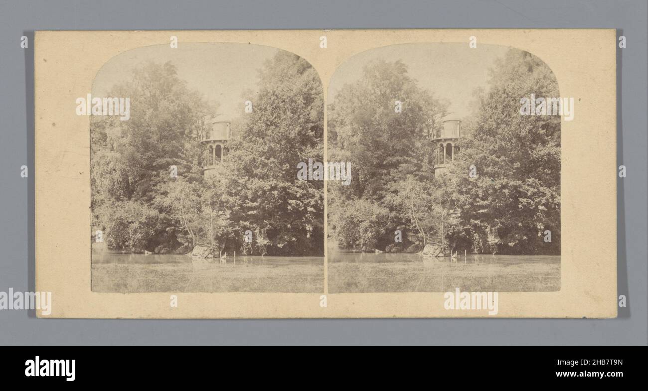 Tour du Hameau de la Reine à Versailles, anonyme, Tuin van Versailles, c.1850 - c.1875, carton, imprimé albumine, hauteur 85 mm × largeur 170 mm Banque D'Images