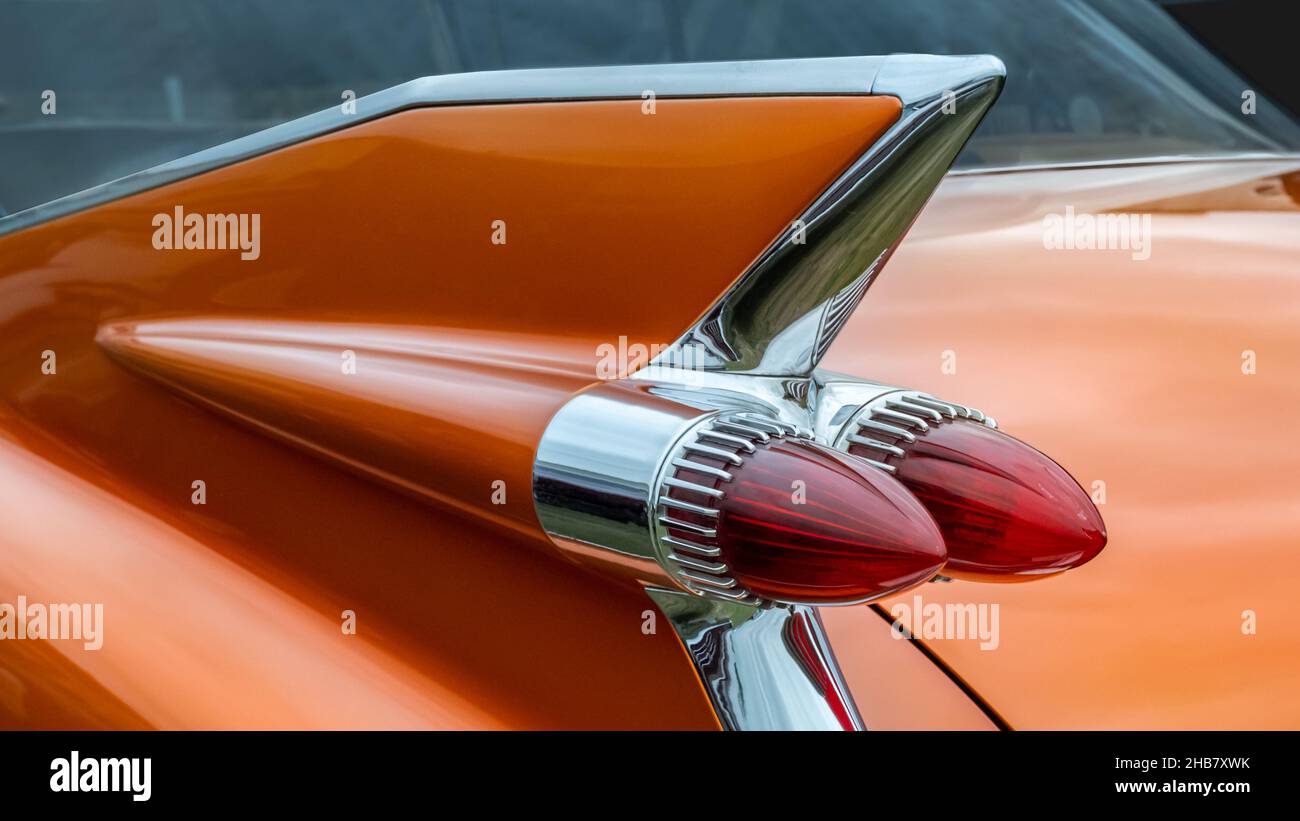 PONTIAC, MI/USA - 22 SEPTEMBRE 2021 : gros plan d'un feu arrière Eldorado 1959 de Cadillac à Motor Bella, au Concourse M1, près de Detroit, Michigan. Banque D'Images