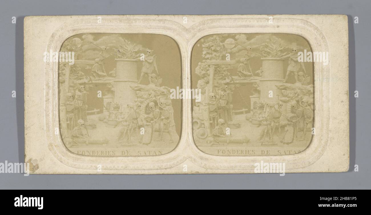 Canon Fonderie avec des squelettes et un diable, Fonderies de Satan (titre sur objet), les Diableries (titre de série), anonyme, éditeur: Adolphe Block (éventuellement), France, éditeur: Paris, 1868 - 1873, support photographique,papier, imprimé albumine, découpe, perforant, hauteur 86 mm × largeur 176 mm Banque D'Images