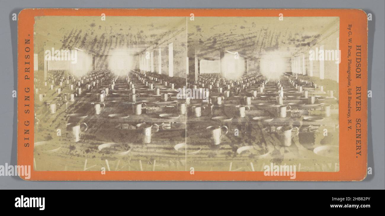 Salle à manger dans l'installation correctionnelle de Sing Sing, Mess Hall [onz, G.W.Pach (mentionné sur l'objet), Ossining, 1871 - 1877, carton, papier,imprimé albumine, hauteur 87 mm × largeur 176 mm Banque D'Images