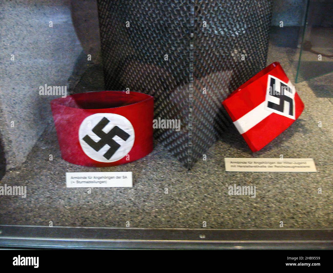 Brassards portés par des membres du Parti national socialiste des travailleurs allemands en Allemagne nazie Banque D'Images