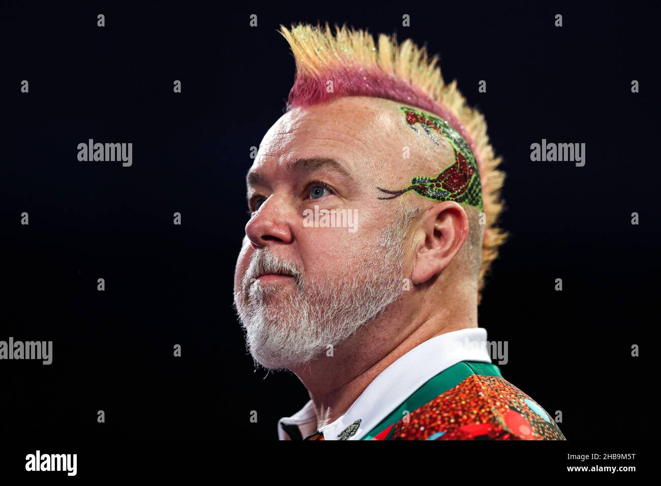 Peter Wright au cours de la troisième journée du Championnat du monde des fléchettes William Hill à Alexandra Palace, Londres.Date de la photo: Vendredi 17 décembre 2021. Banque D'Images