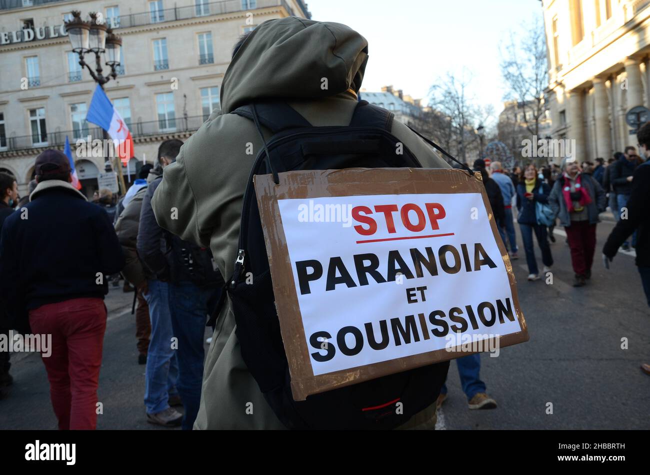 Une foule incroyable à Paris pour cette démonstration de santé anti-pass, à l'appel de florian philippot chef du parti "les patriotes" Banque D'Images