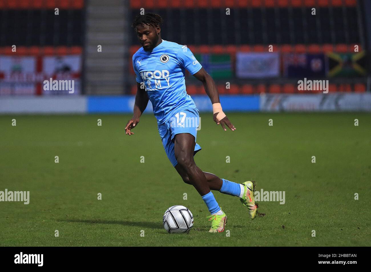 Londres, Royaume-Uni.18th décembre 2021.Jacob Mendy de Boreham Wood en action pendant le jeu.FA Trophée, 3rd Round Match, Barnett v Boreham Wood au Hive Stadium de Londres le samedi 18th décembre 2021. Cette image ne peut être utilisée qu'à des fins éditoriales.Utilisation éditoriale uniquement, licence requise pour une utilisation commerciale.Aucune utilisation dans les Paris, les jeux ou les publications d'un seul club/ligue/joueur. photo par Steffan Bowen/Andrew Orchard sports photographie/Alay Live news crédit: Andrew Orchard sports photographie/Alay Live News Banque D'Images