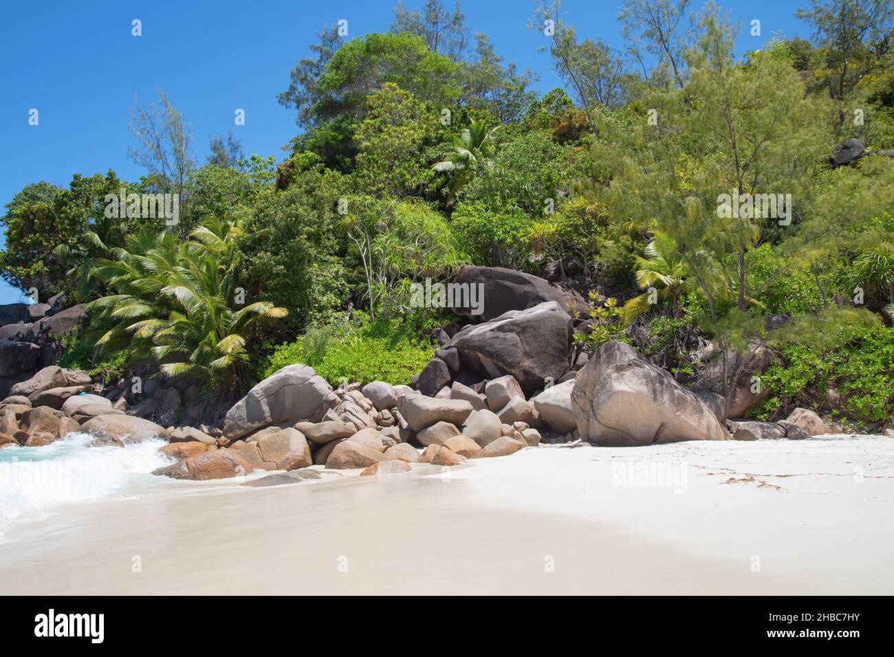 Célèbre plage d'Anse Georgette sur l'île de Praslin, Seychelles Banque D'Images