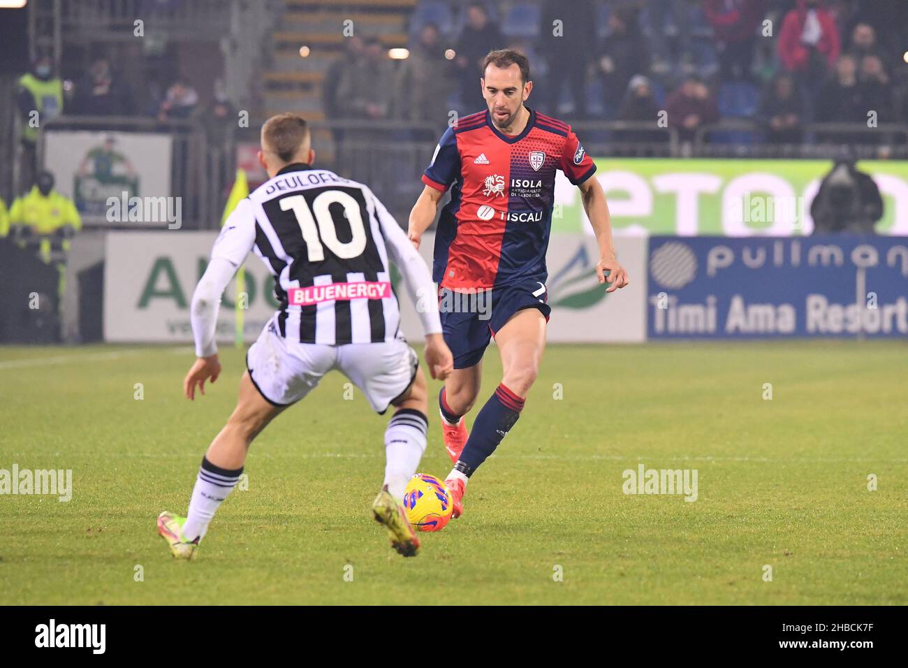 Cagliari, Italie.18th décembre 2021.Diego Godin de Cagliari Calcio pendant Cagliari Calcio vs Udinese Calcio, italie football série A match à Cagliari, Italie, décembre 18 2021 crédit: Agence de photo indépendante/Alamy Live News Banque D'Images