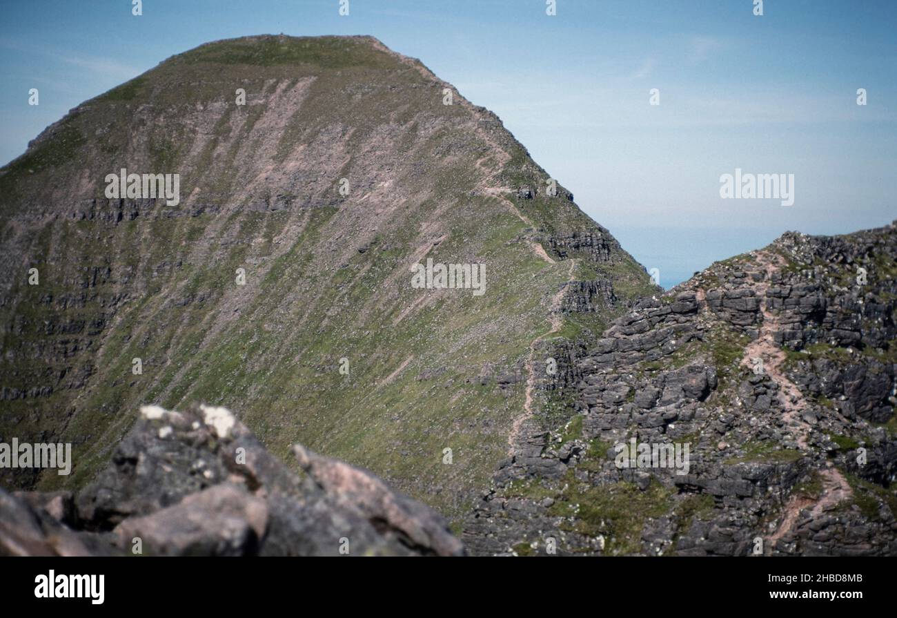 Archive image, 1990: Traverse de Beinn Alligin à Torridon, image vers Tom na Gruagaich.Numérisation à partir de 35mm transparents Banque D'Images