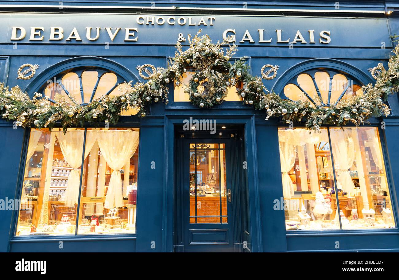 Paris, France - 18 décembre 2021 : Debauve & Gallais est l'une des plus anciennes boutiques de chocolat de Paris, située dans le quartier de Saint Germain.Il a été fondé Banque D'Images